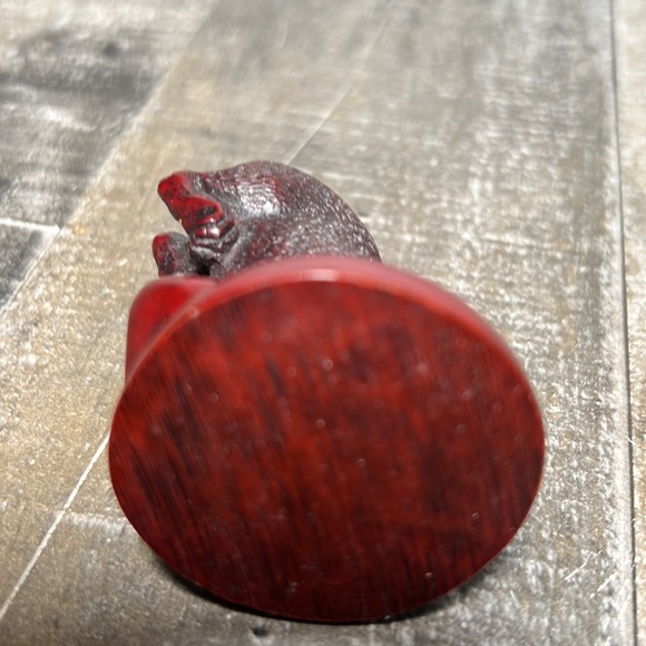 Vintage Dark Red Resin Mouse Figurine - Picture 5 of 5